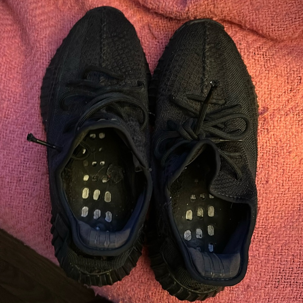 Men’s size 8 Yeezy 350